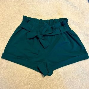Alex & Olivia Women's Bow Self-Tie Belt High Bag Waist Shorts Green M